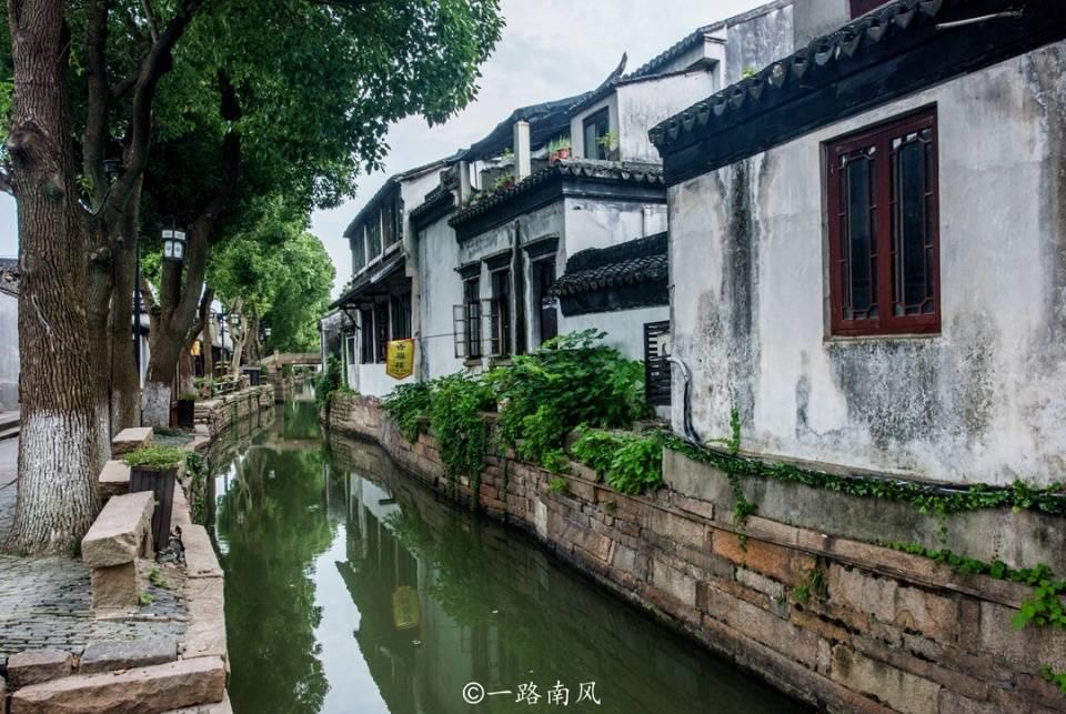 车成这样去4s店修一下要多少钱？